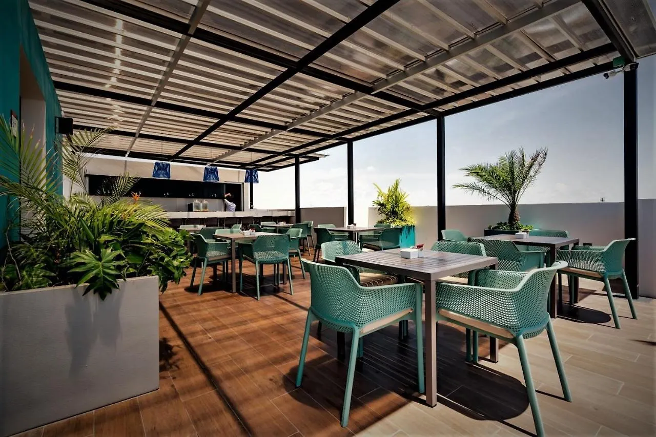Departamento Delux 2 Habitaciones - Walking Distance A La Playa, Con Balcon. Playa del Carmen