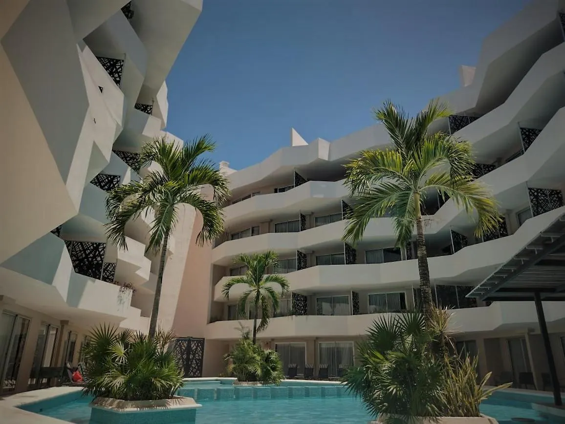 Departamento Delux 2 Habitaciones - Walking Distance A La Playa, Con Balcon. Playa del Carmen Apartment